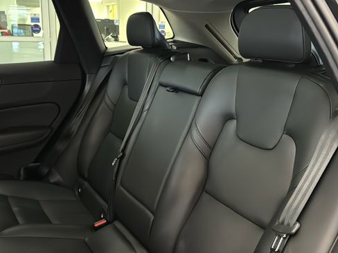 Used 2025 Volvo XC60 B5 Core AWD/4WD image 26