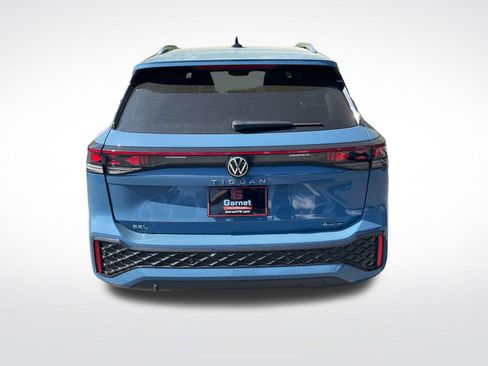 Certified 2025 Volkswagen Tiguan SEL R-Line AWD/4WD image 4