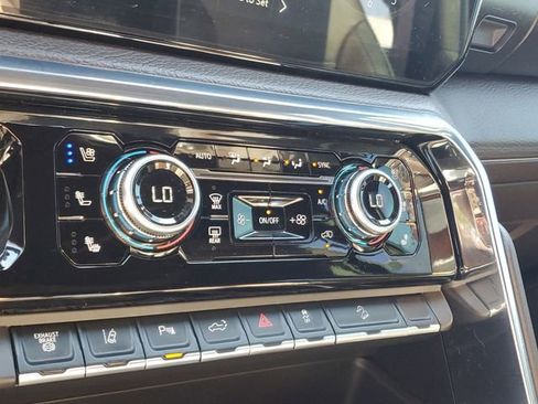 Used 2025 GMC Sierra 2500 Denali w/ Denali Reserve Package image 23