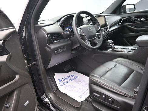 Used 2023 Chevrolet Traverse RS AWD/4WD image 9