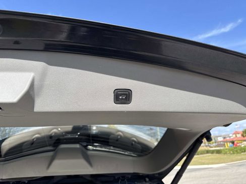 Used 2020 Cadillac XT6 Premium Luxury image 13