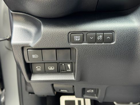 Used 2022 Lexus IS 500 w/ Accessory Package 2 RWD image 19