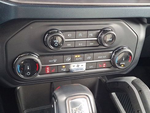 Used 2022 Ford Bronco Outer Banks AWD/4WD image 17