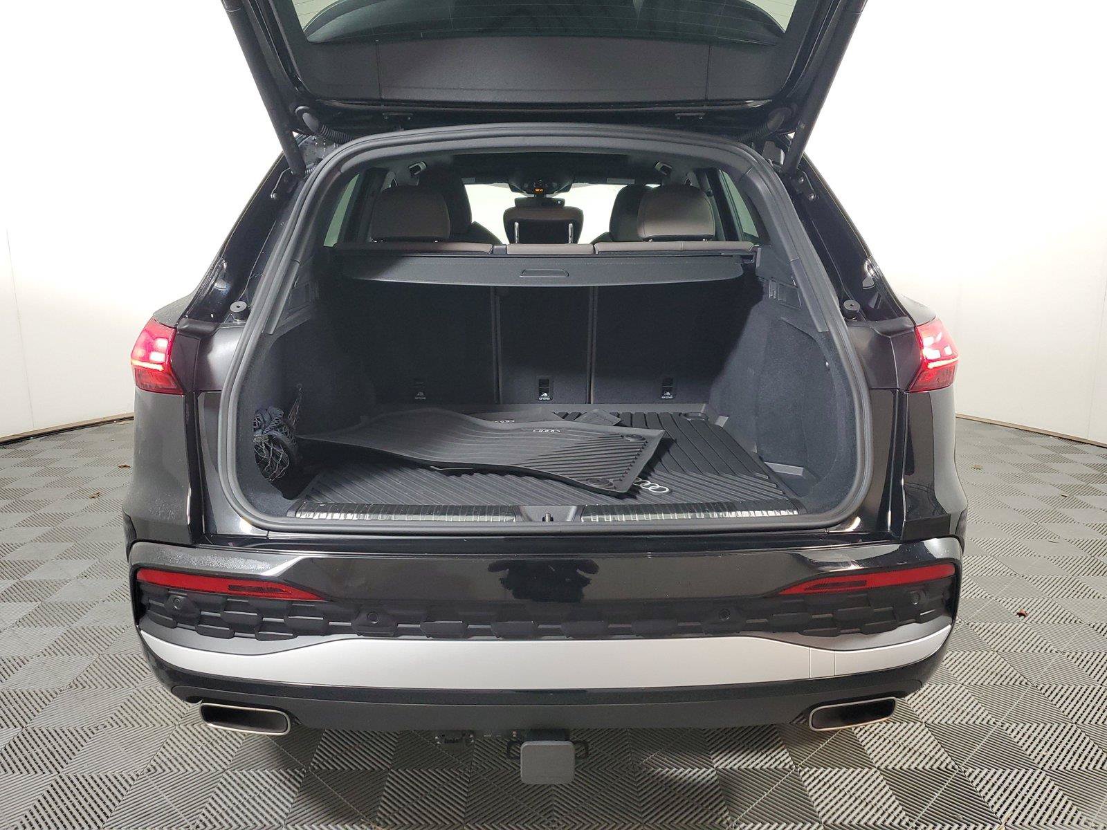 Certified 2025 Audi Q5 Premium AWD/4WD image 9