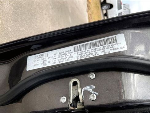 Used 2019 RAM 2500 Laramie image 31