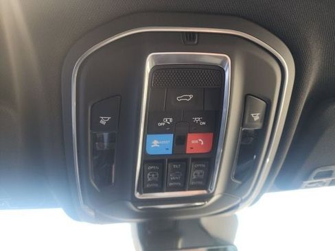 New 2026 Jeep Grand Cherokee Limited image 12