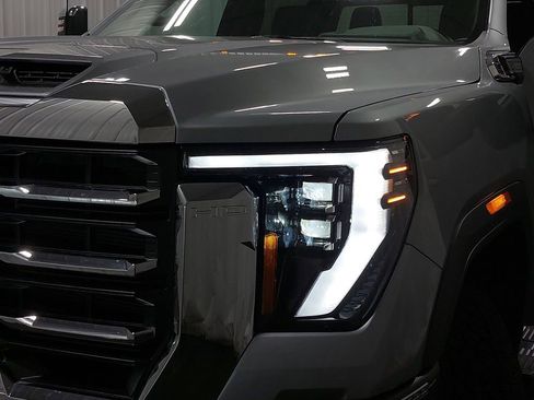 New 2026 GMC Sierra 2500 SLT w/ SLT Premium Package image 32