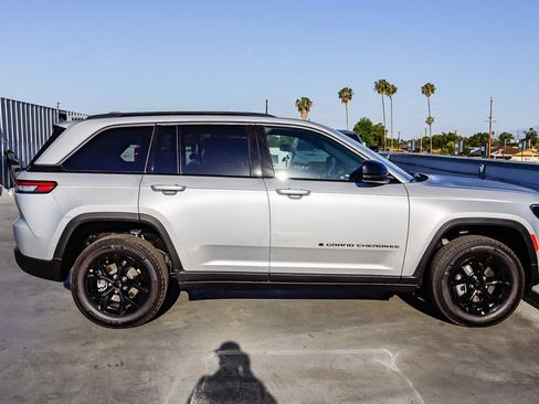 New 2026 Jeep Grand Cherokee Altitude RWD image 13