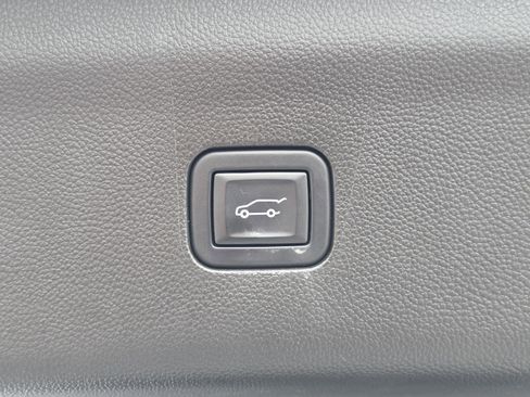 Used 2023 Buick Enclave Essence FWD image 16