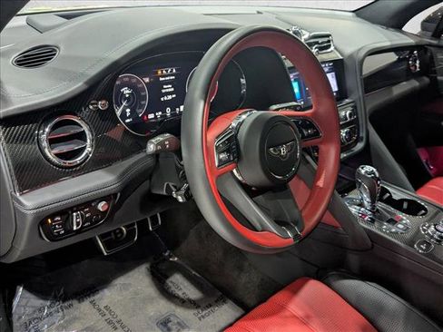 Used 2023 Bentley Bentayga image 10