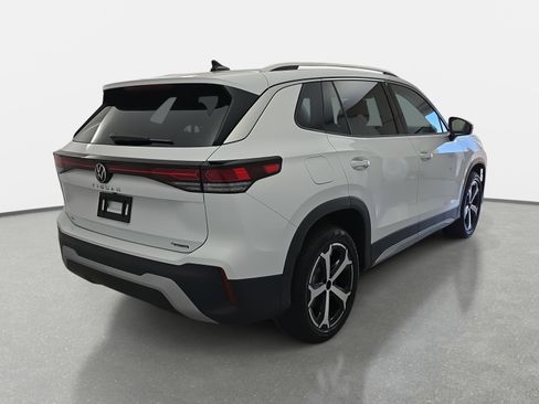 New 2026 Volkswagen Tiguan SE image 3