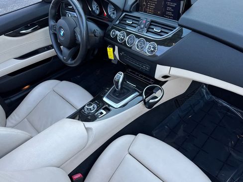 Used 2015 BMW Z4 sDrive35is image 15