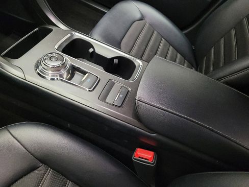 Used 2018 Ford Fusion SE w/ Equipment Group 201A FWD image 26