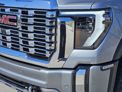 New 2026 GMC Sierra 2500 Denali w/ Denali Reserve Package image 5