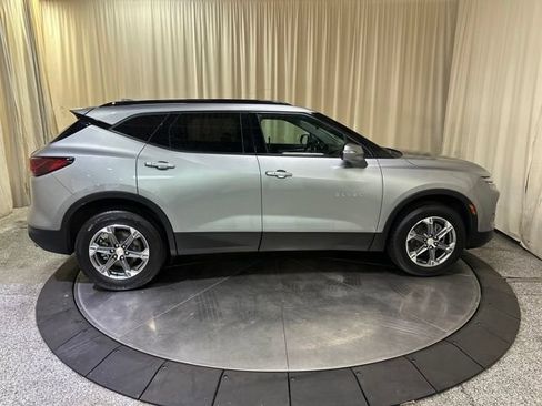 Used 2024 Chevrolet Blazer LT FWD image 7