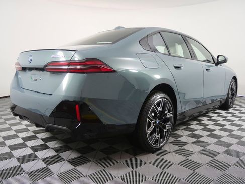 New 2026 BMW i5 eDrive40 w/ M Sport Package image 3