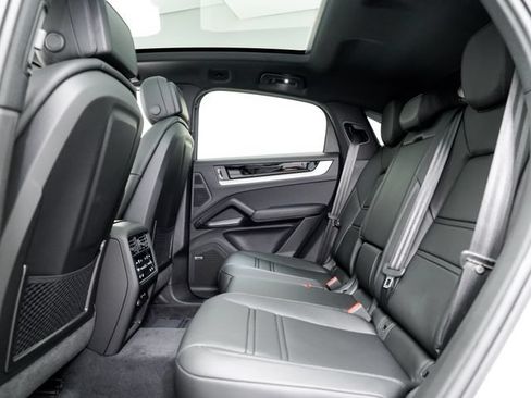 New 2026 Porsche Cayenne Coupe AWD/4WD image 25