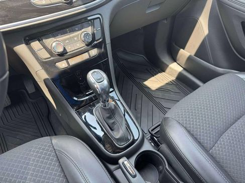 Used 2022 Buick Encore Preferred w/ Safety Package AWD/4WD image 33