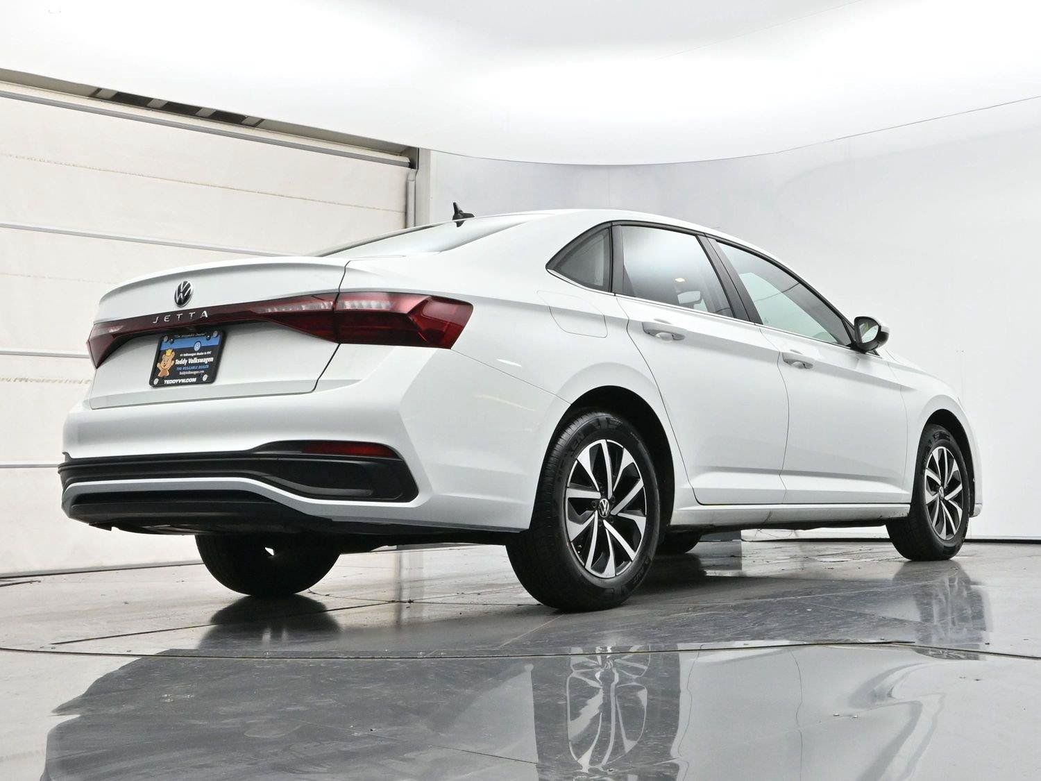 Used 2025 Volkswagen Jetta S FWD image 29