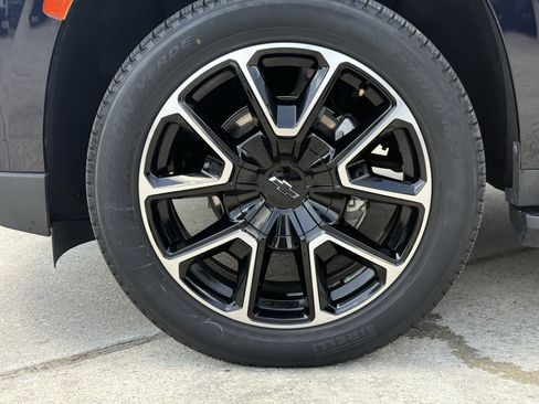 Used 2022 Chevrolet Tahoe RST w/ Luxury Package RWD image 12