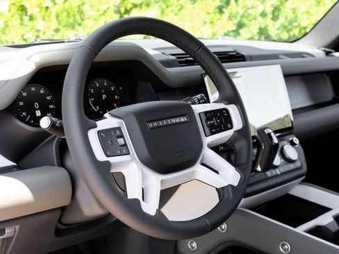 New 2026 Land Rover Defender 110 X-Dynamic SE AWD/4WD image 21