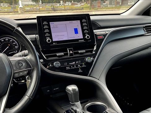 Used 2024 Toyota Camry SE image 6