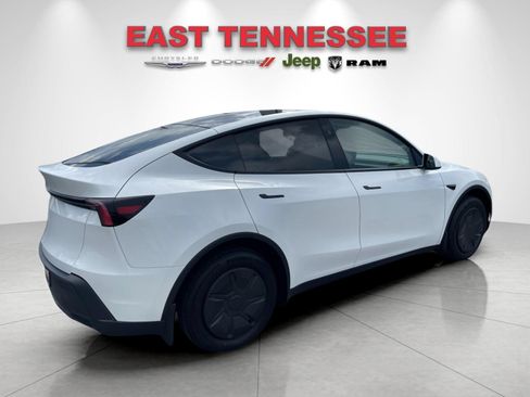 Used 2026 Tesla Model Y 2WD image 3
