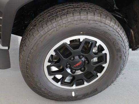 New 2025 Toyota Tacoma TRD Off-Road AWD/4WD image 7