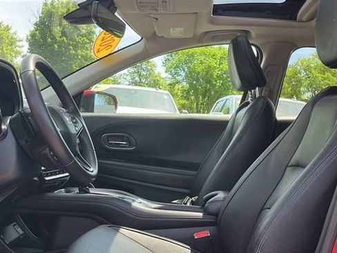 Used 2020 Honda HR-V Touring image 10