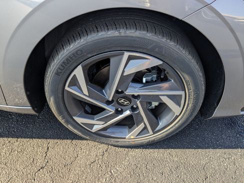 New 2025 Hyundai Elantra Sport image 12