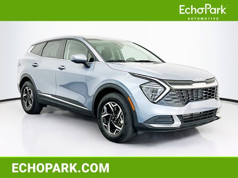 Used 2025 Kia Sportage LX image 1