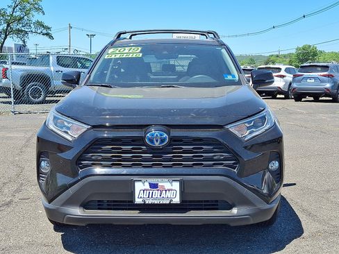 Used 2019 Toyota RAV4 XLE w/ Convenience Package AWD/4WD image 2
