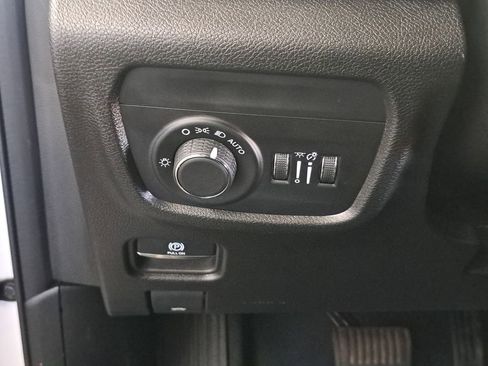 Used 2023 Jeep Grand Cherokee Altitude AWD/4WD image 27