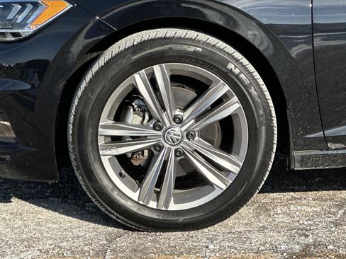 Used 2021 Volkswagen Jetta R-Line w/ R-Line Cold Weather Package image 9