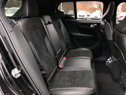 Used 2022 Volvo XC40 T5 R-Design w/ Advanced Package image 35