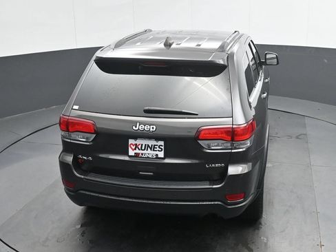 Used 2020 Jeep Grand Cherokee Laredo w/ 18" Wheel & 8.4" Radio Group AWD/4WD image 29