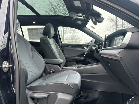 New 2026 Volkswagen Tiguan SE R-Line image 16