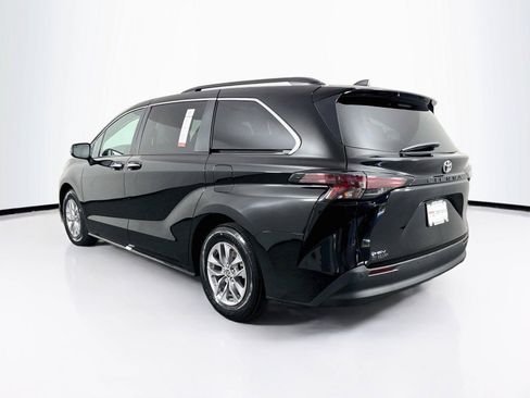 Certified 2026 Toyota Sienna XLE FWD image 13
