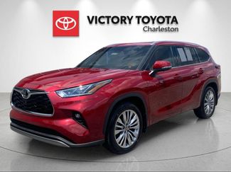 Used 2025 Toyota Highlander Platinum AWD/4WD video 1