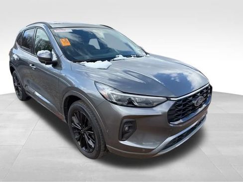 Used 2024 Ford Escape ST-Line Elite w/ Premium Technology Package image 2