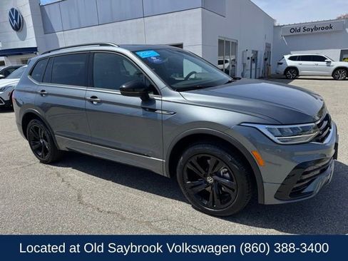 Certified 2024 Volkswagen Tiguan SE R-Line AWD/4WD image 3