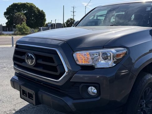 Used 2022 Toyota Tacoma SR5 RWD image 10