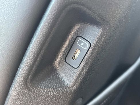 New 2025 Kia Sorento EX image 17