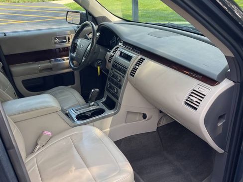 Used 2010 Ford Flex SEL FWD image 18