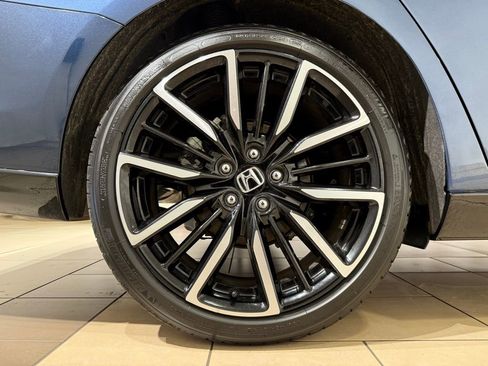 Used 2024 Honda Accord Touring image 9