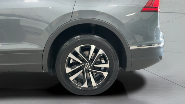 Certified 2024 Volkswagen Tiguan S AWD/4WD image 25