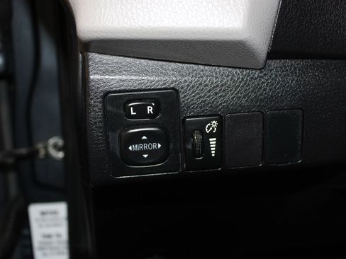 Used 2016 Toyota Corolla LE image 10