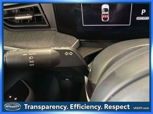Used 2025 Nissan Kicks SV AWD/4WD image 22