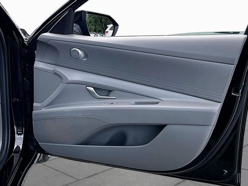 Used 2023 Hyundai Elantra SEL FWD image 22
