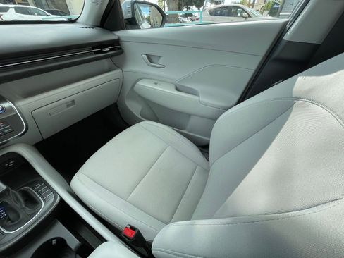 Used 2025 Hyundai Kona SEL image 35